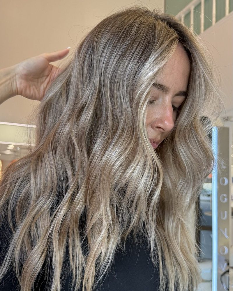 Ash blonde, loose waves